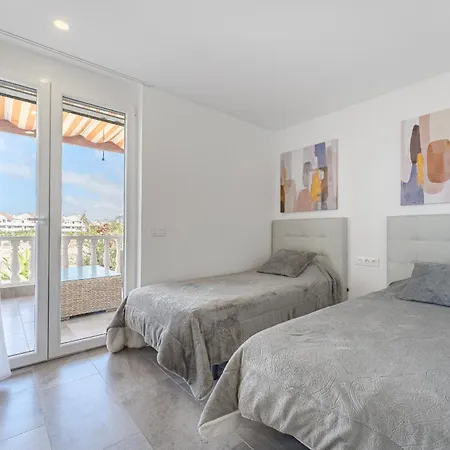 Deluxe Tenerife Cristianos Vila